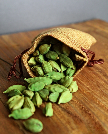 #TRY IT YOURSELF | CARDAMOM COFFEE LATTE