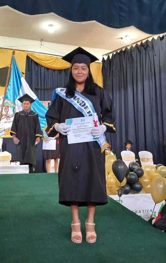 Construyendo un mejor futuro: El programa de becas de Gento Coffee